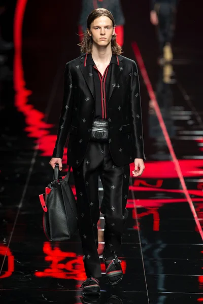 Look 7